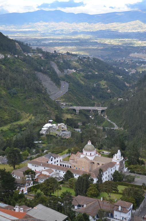 Hotel Stubel Suites & Cafe Quito Exteriör bild